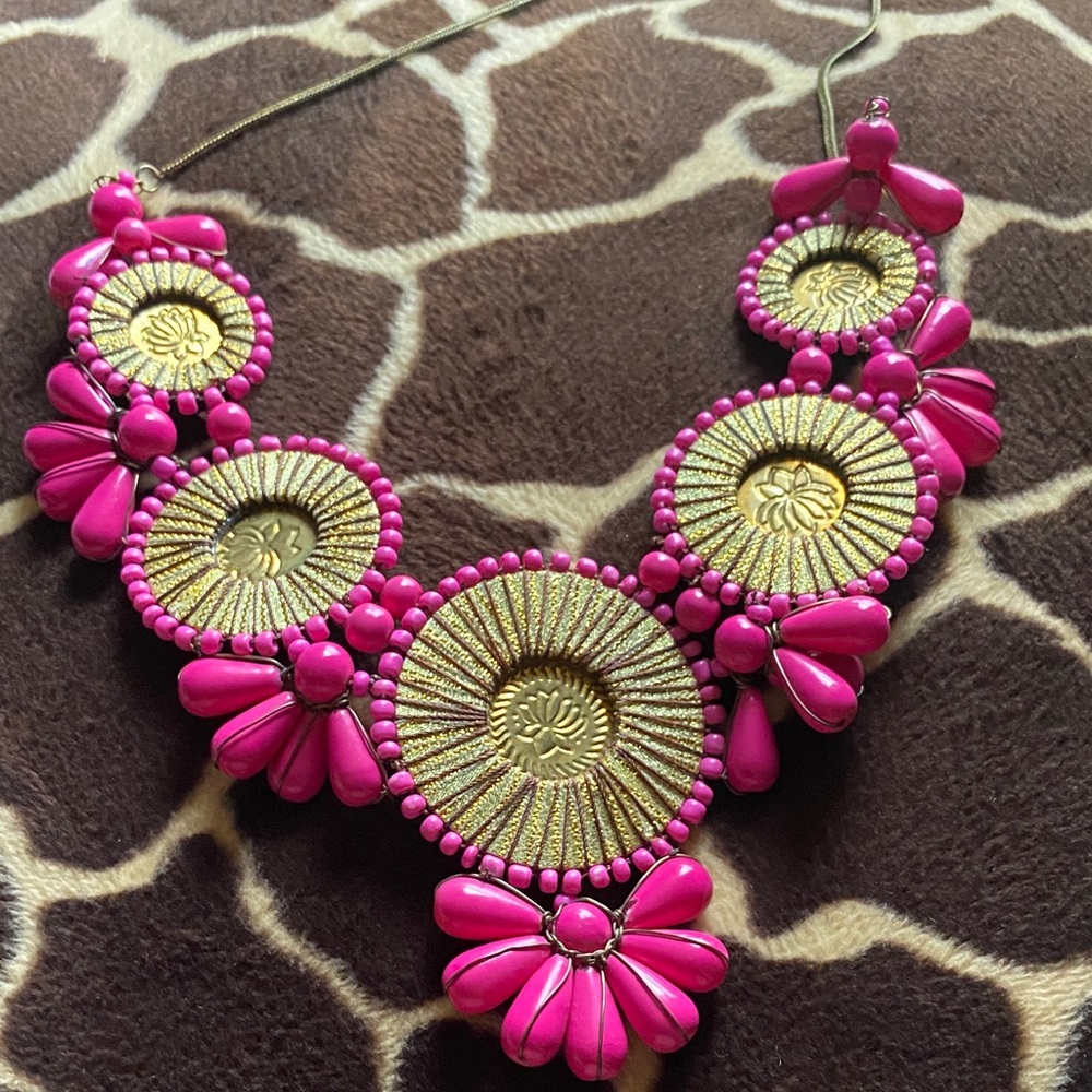 Vintage 90’s Fuchsia and Gold tone Statement Necklace - Picture 3 of 8